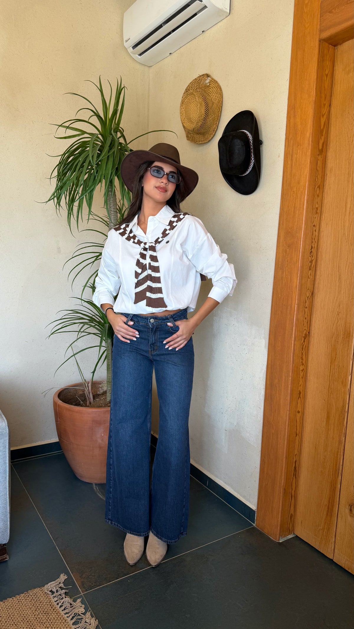 Mid Rise Straight Cut Jeans