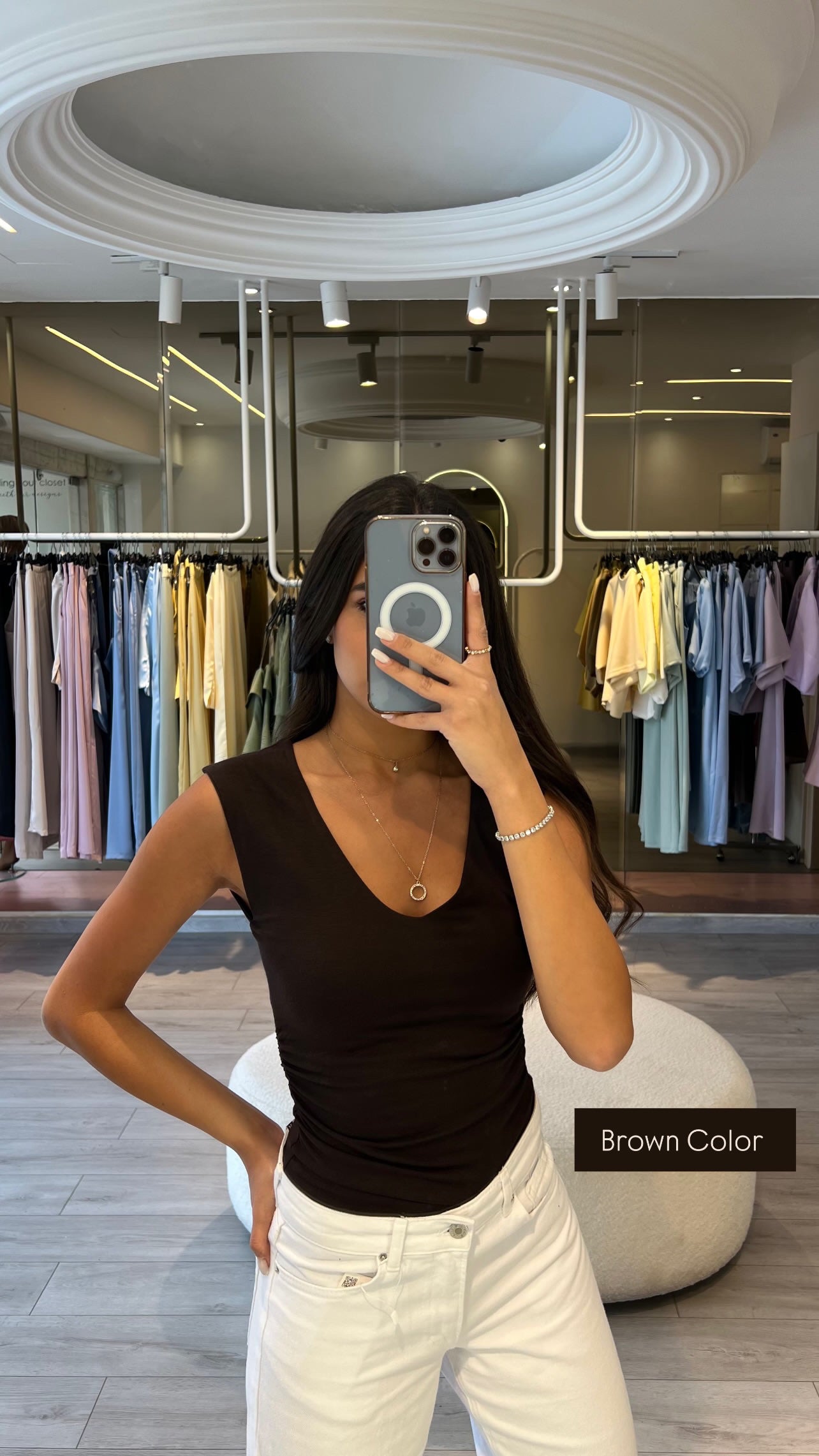 V neck with defined waist