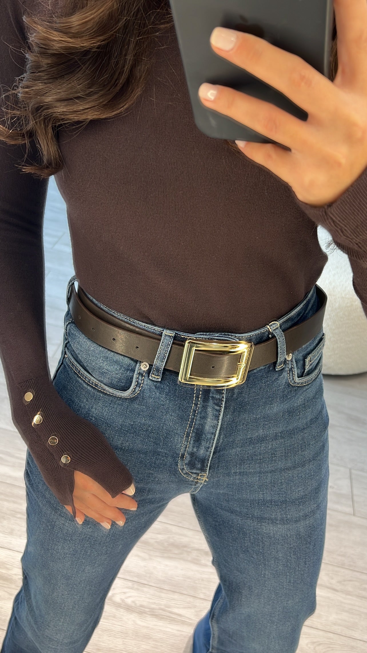 Round Neck Golden Buttons Knit